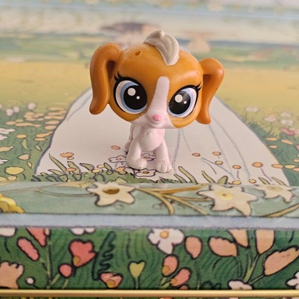 ♡ Littlest Pet Shop Mini Blind Bag Beagle Dog (#19) Pets In The City ♡